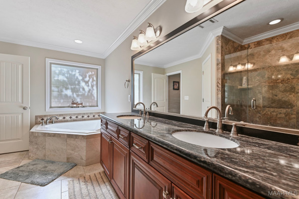 915 County Road 19 . N