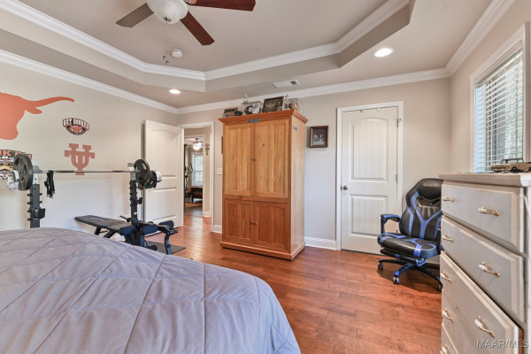 915 County Road 19 . N