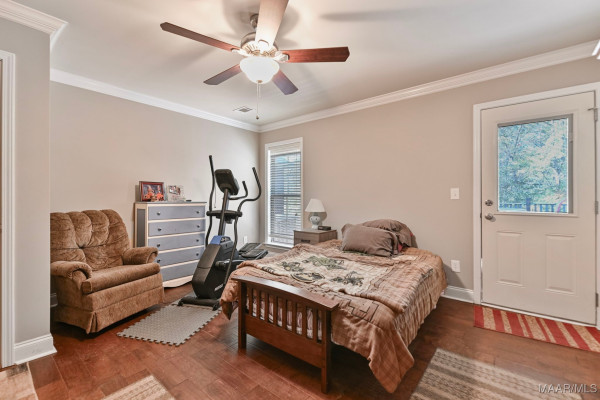 915 County Road 19 . N