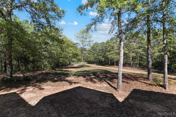 915 County Road 19 . N