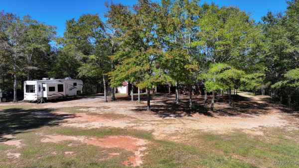 915 County Road 19 . N