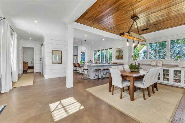 60 Castaway Cove Lane