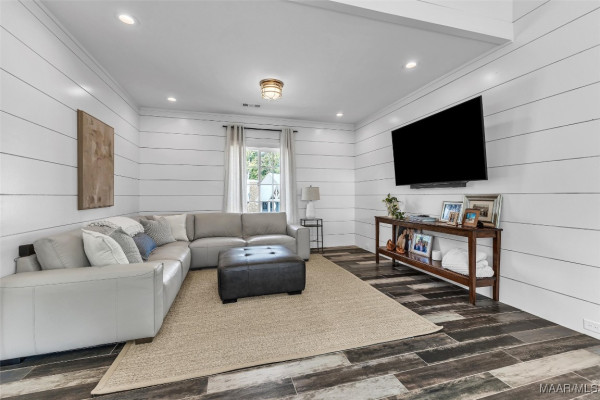 60 Castaway Cove Lane