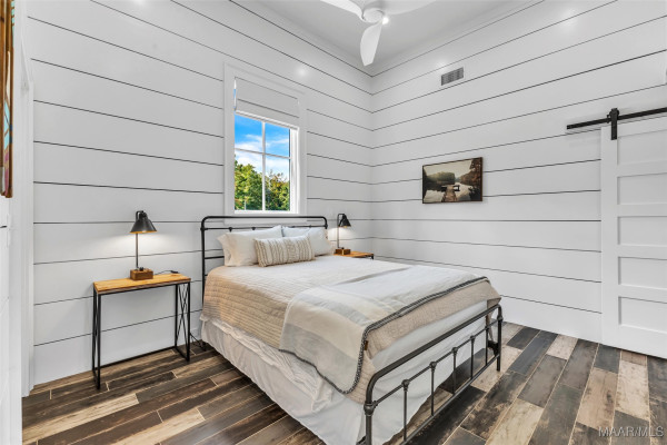 60 Castaway Cove Lane