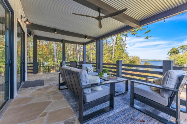 130 Castaway Cove Lane