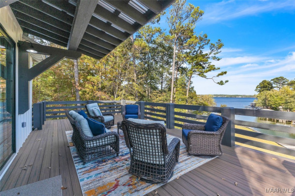 130 Castaway Cove Lane