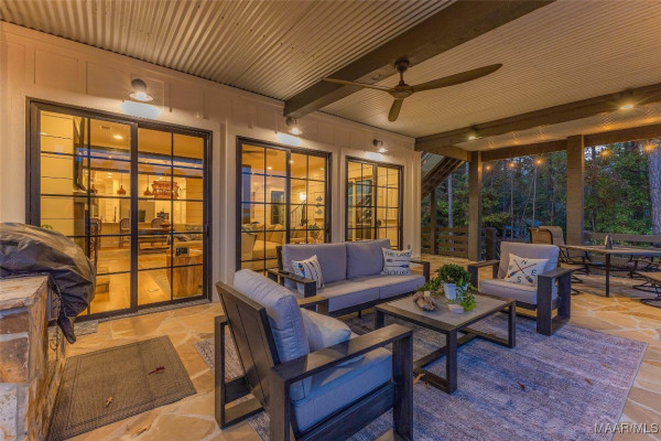 130 Castaway Cove Lane