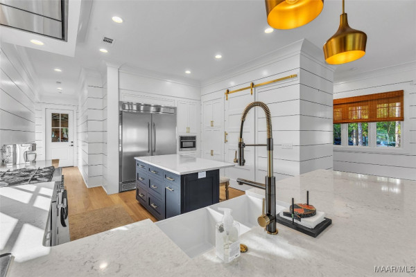 130 Castaway Cove Lane