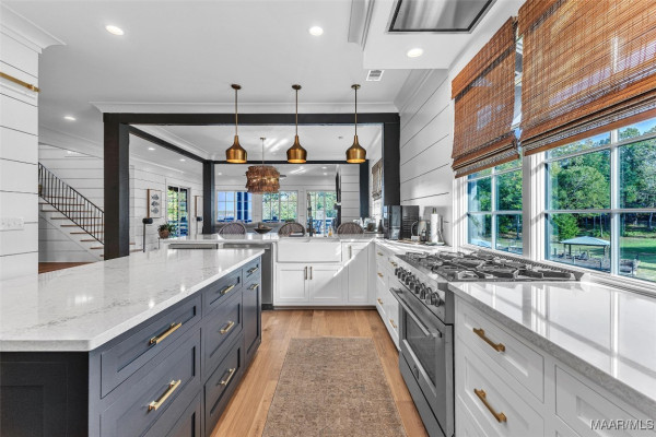 130 Castaway Cove Lane