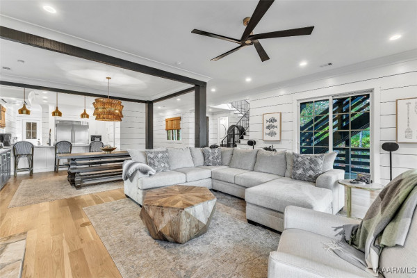 130 Castaway Cove Lane