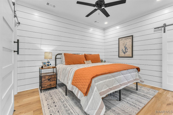 130 Castaway Cove Lane