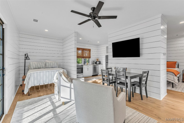 130 Castaway Cove Lane