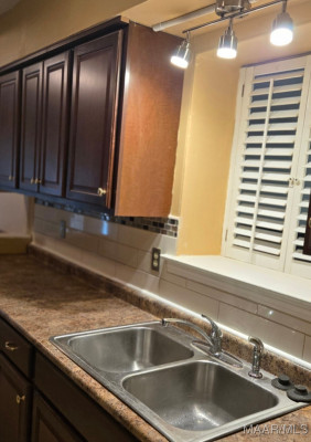 3313 Cross Creek Drive