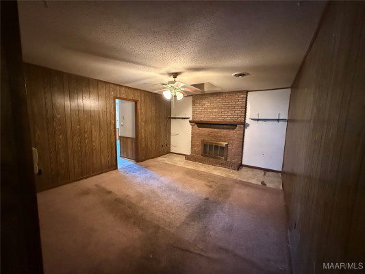 212 W Vanderbilt Loop