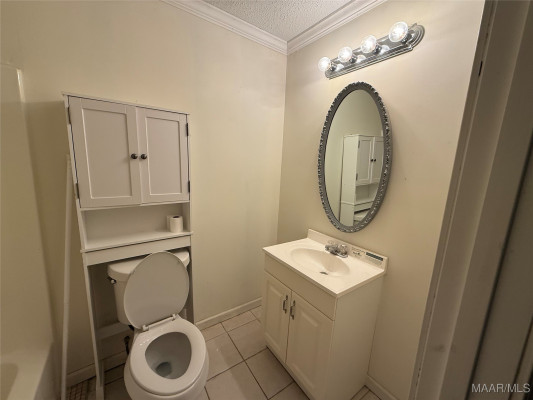 212 W Vanderbilt Loop