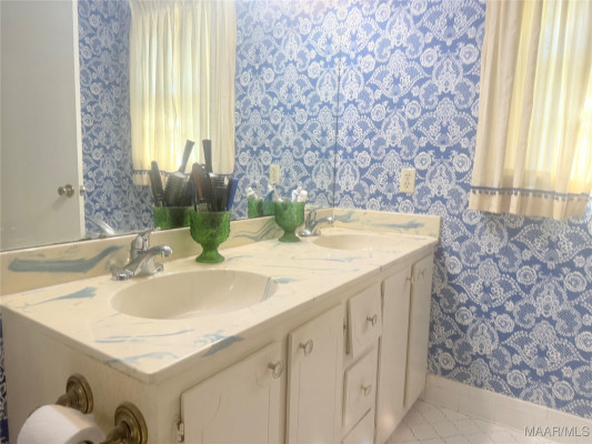 569 Chatsworth Drive