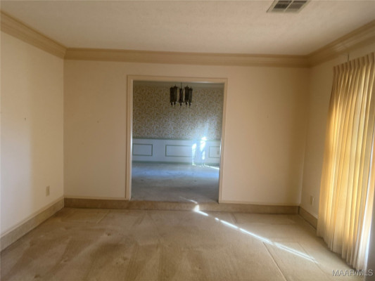 569 Chatsworth Drive