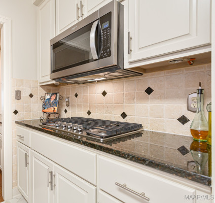 8132 Longneedle Place