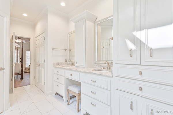 8132 Longneedle Place