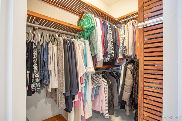 8132 Longneedle Place