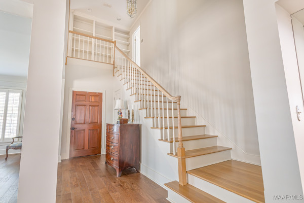 8132 Longneedle Place