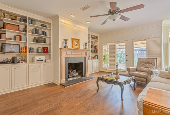 8132 Longneedle Place