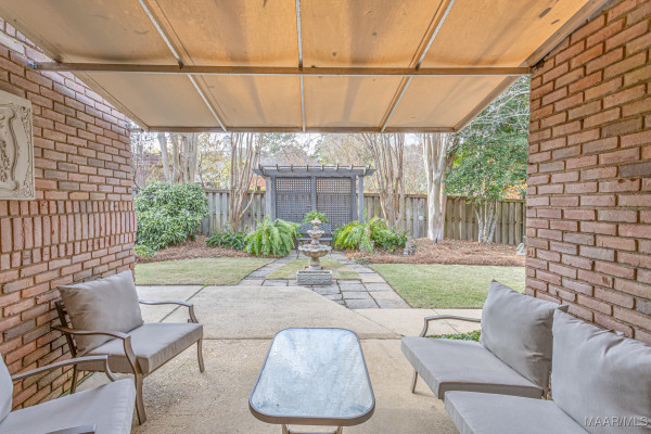 8132 Longneedle Place