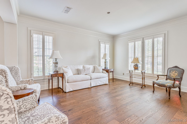 8132 Longneedle Place