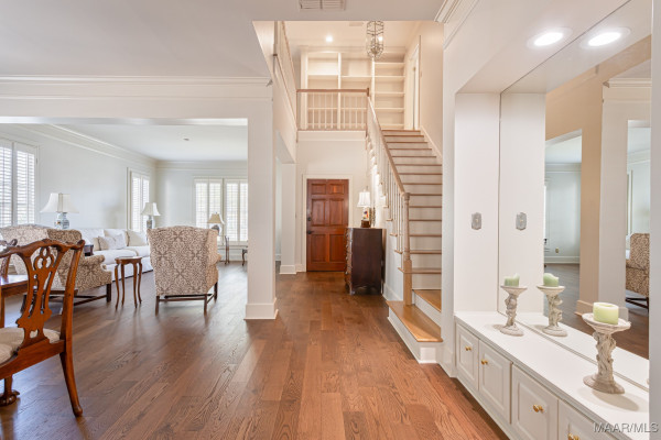 8132 Longneedle Place