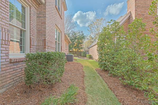 8132 Longneedle Place