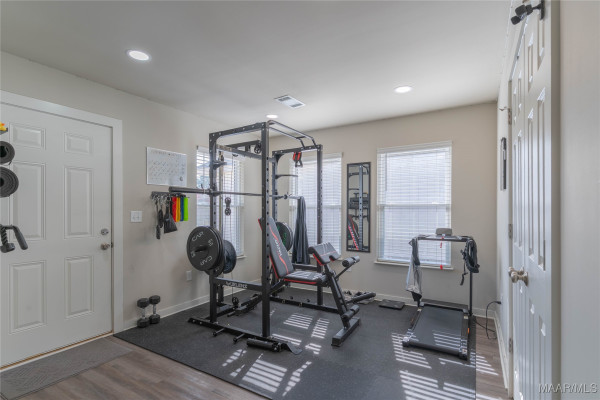 6136 Burbank Crossing Loop