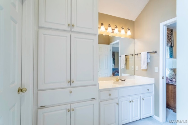 501 Red Oak Court