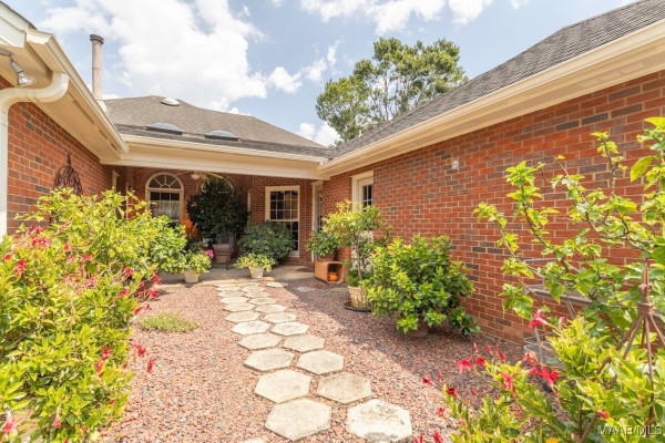 501 Red Oak Court