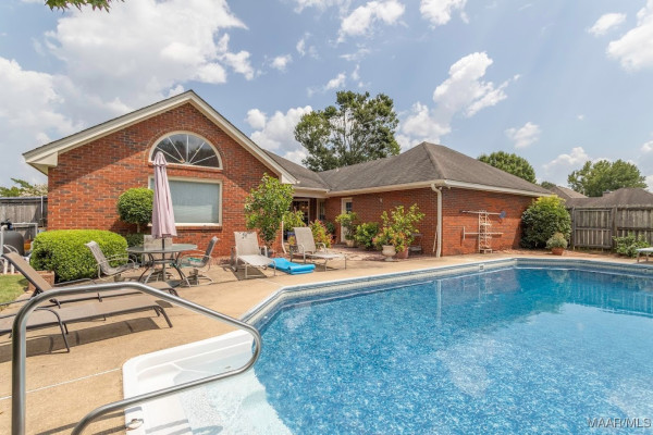 501 Red Oak Court