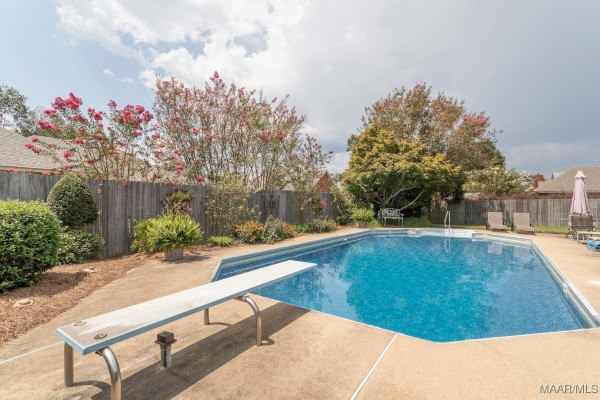501 Red Oak Court