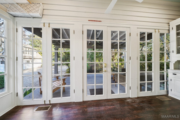 1311 Woodward Avenue