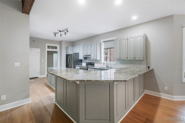 3394 Cloverdale Road