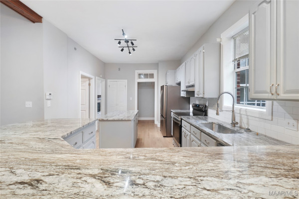 3394 Cloverdale Road