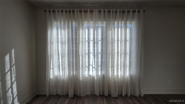 4517 Broadwick Street