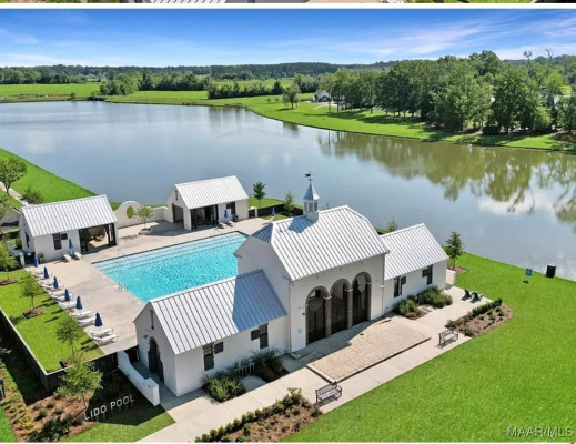 4517 Broadwick Street