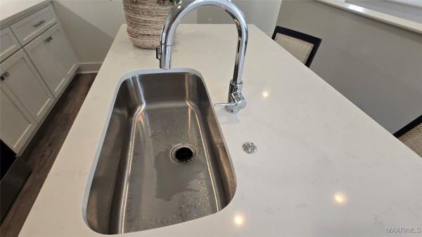 4517 Broadwick Street