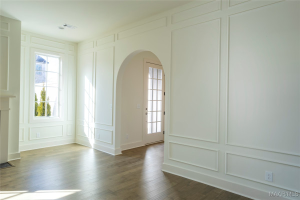 4610 Broadwick Street