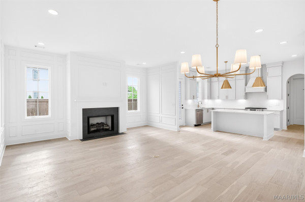 4610 Broadwick Street
