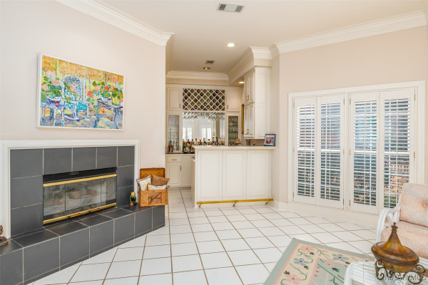 8189 Longneedle Place