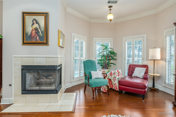 8189 Longneedle Place