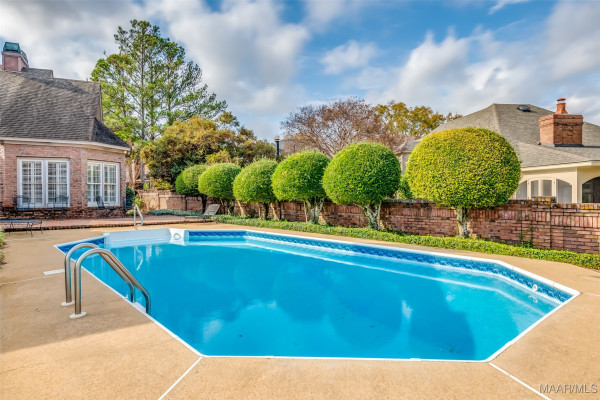 8189 Longneedle Place