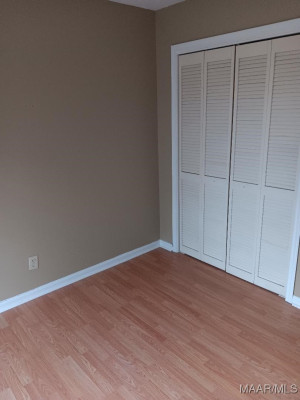 1049 COUNTRYSIDE Lane