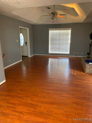 1049 COUNTRYSIDE Lane