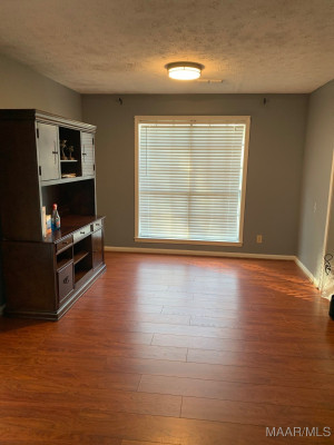 1049 COUNTRYSIDE Lane