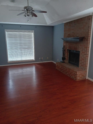 1049 COUNTRYSIDE Lane
